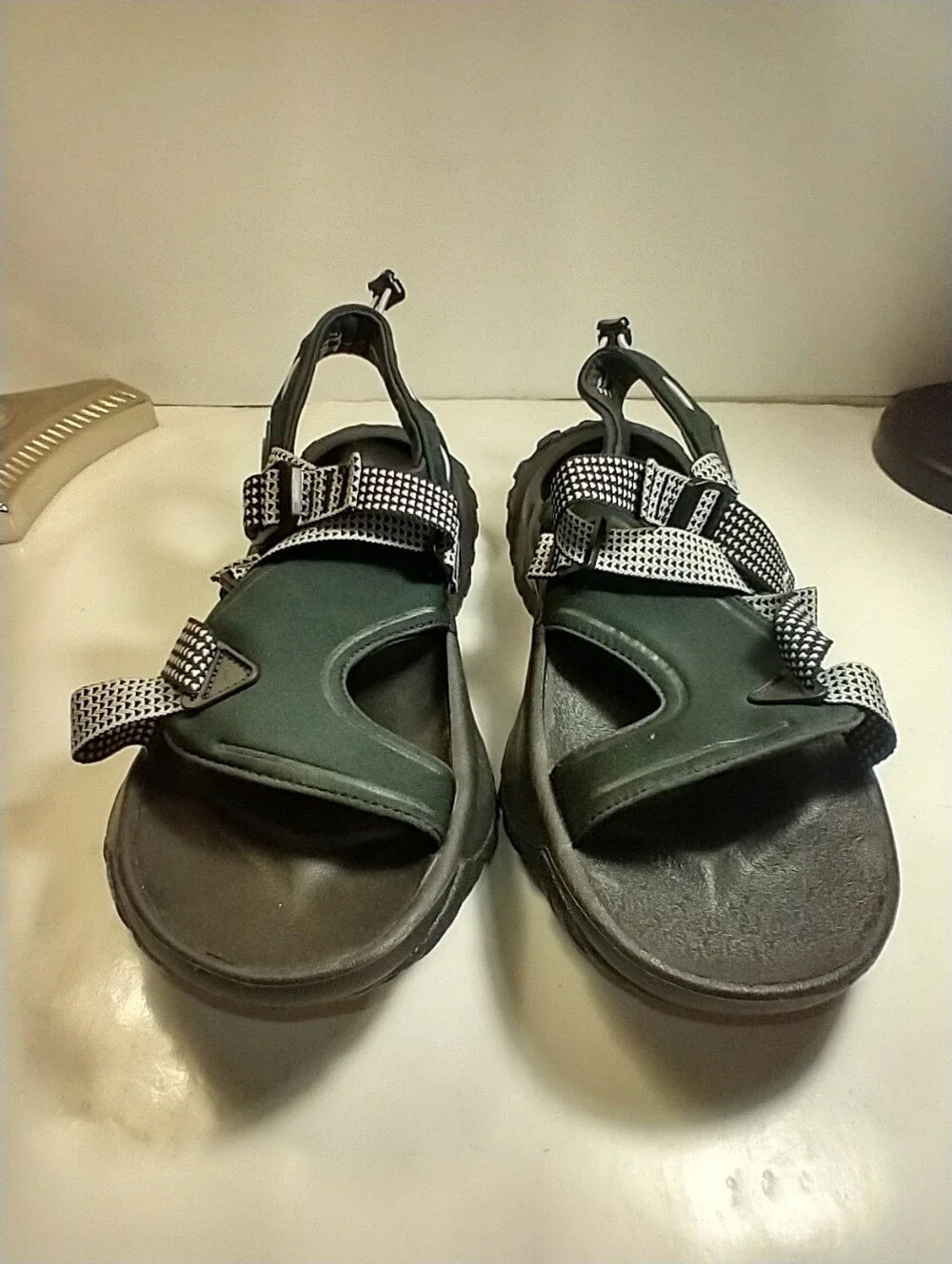 Nike Trail Oneonta Black Pure Platinum Sandals Shoes Men's sz 11 (DJ6604-001).